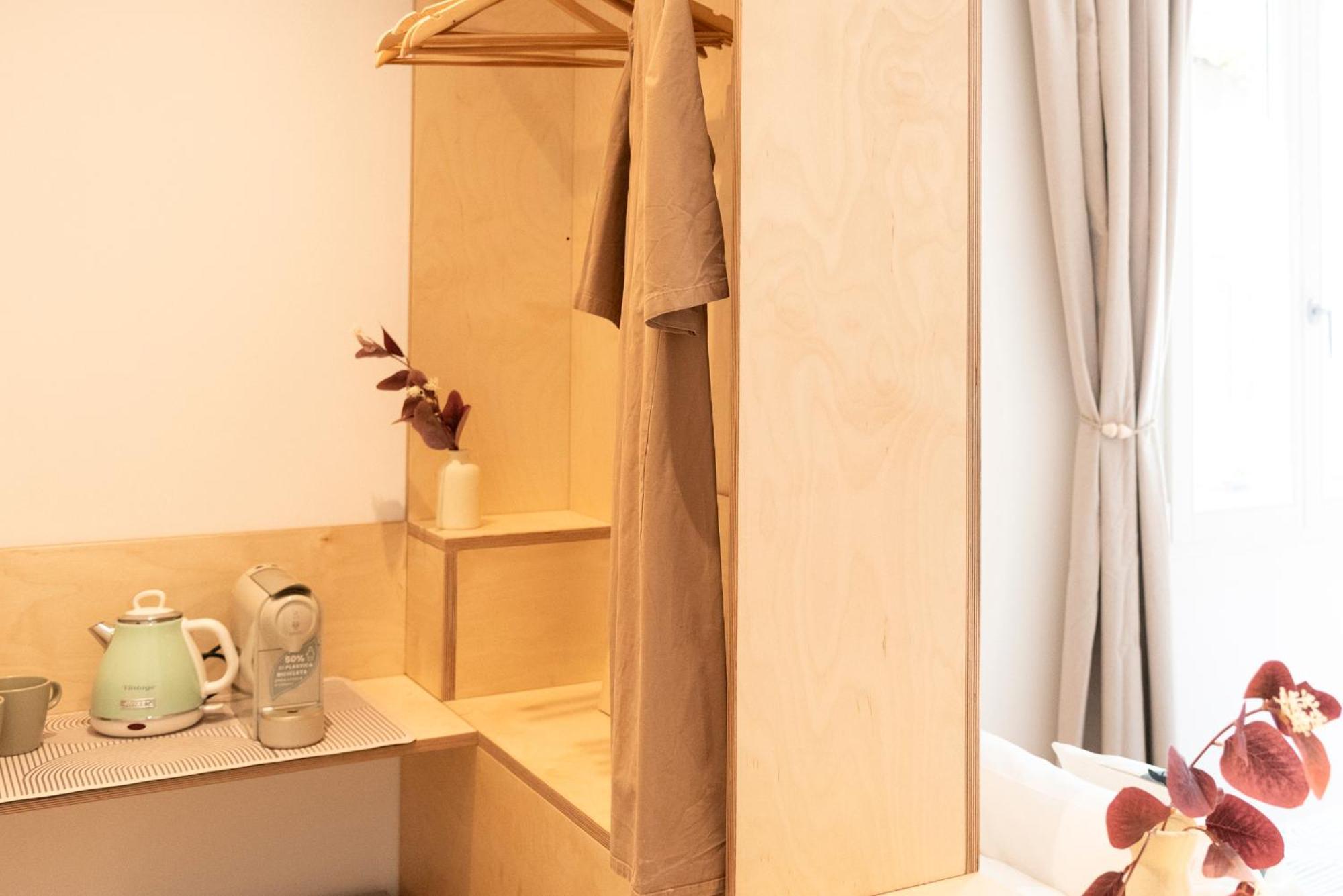 Affittacamere Hinc Domus - Residenza Da Qui New